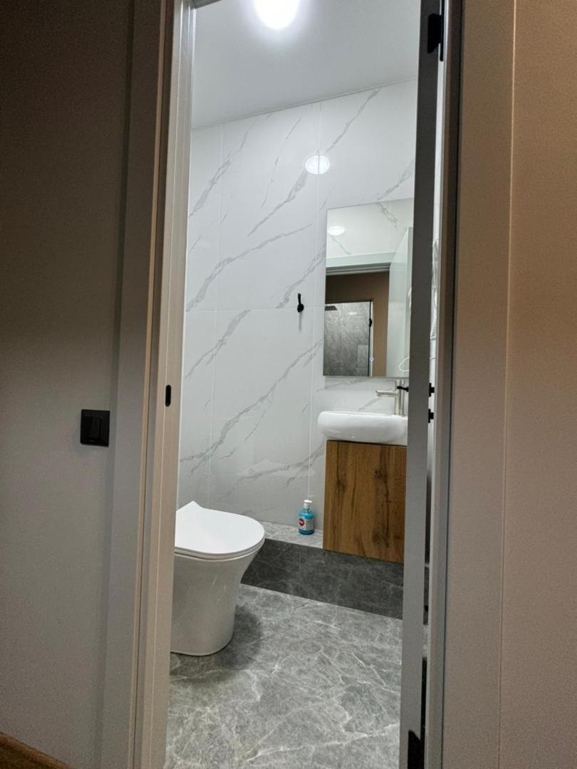 Cozy Hostel Bisjkek Eksteriør billede